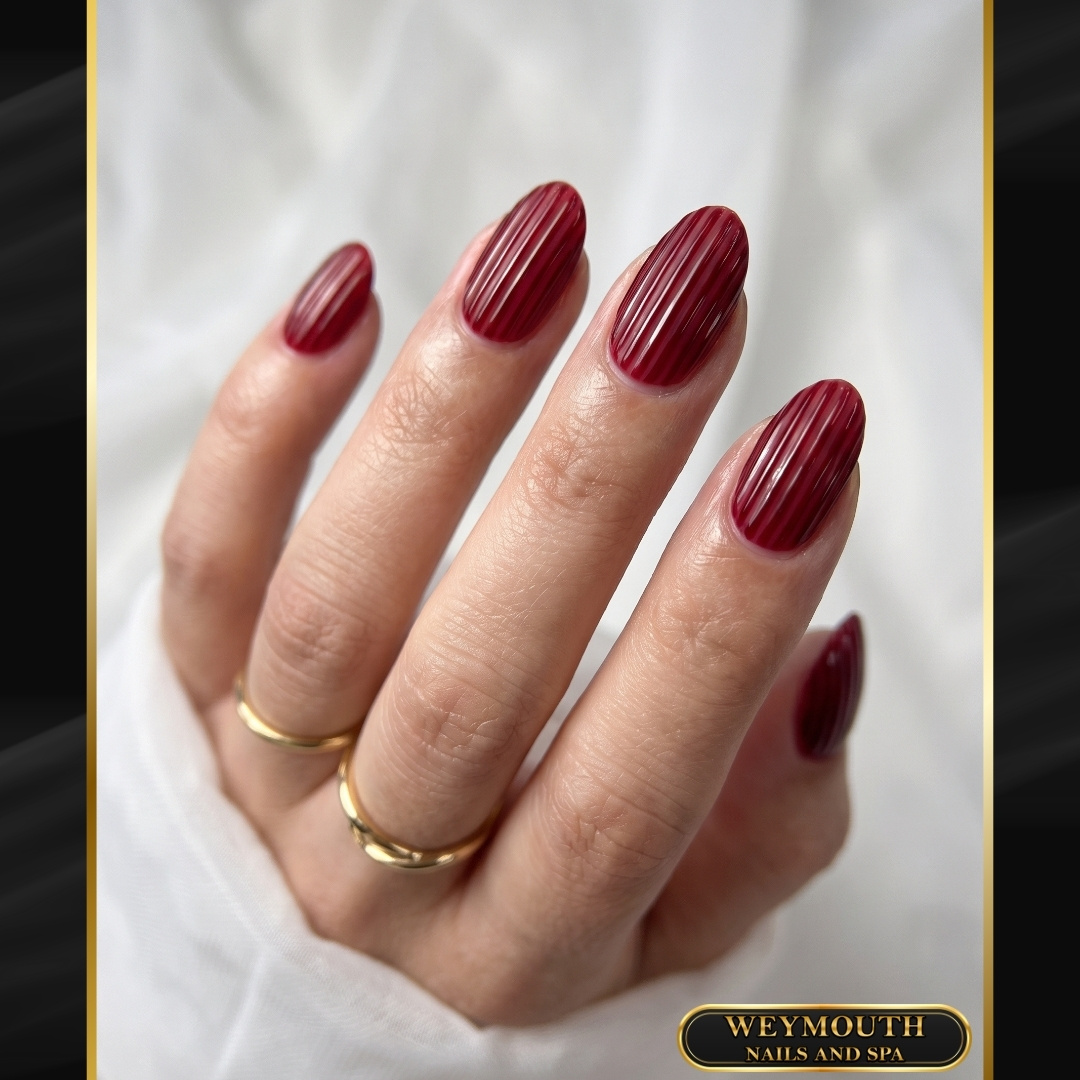 Elegant nails